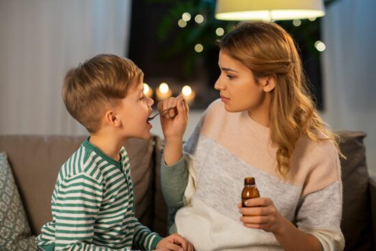 Astuces efficaces pour apaiser la toux nocturne chez les enfants